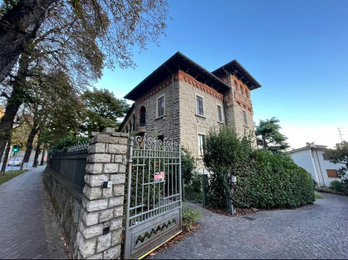 Bg Central Royal Suite Con Parcheggio - Vista Citta Alta Bergamo Exterior foto